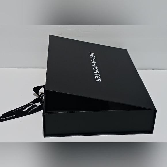 Net-A-Porter Empty boxes + 1 Travel Garment Bag + Extras. - Picture 9 of 13